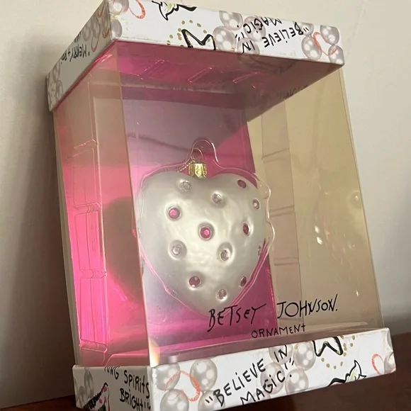 Betsey Johnson beaded heart Christmas or Valentine’s Day ornament white & pink - Picture 5 of 13